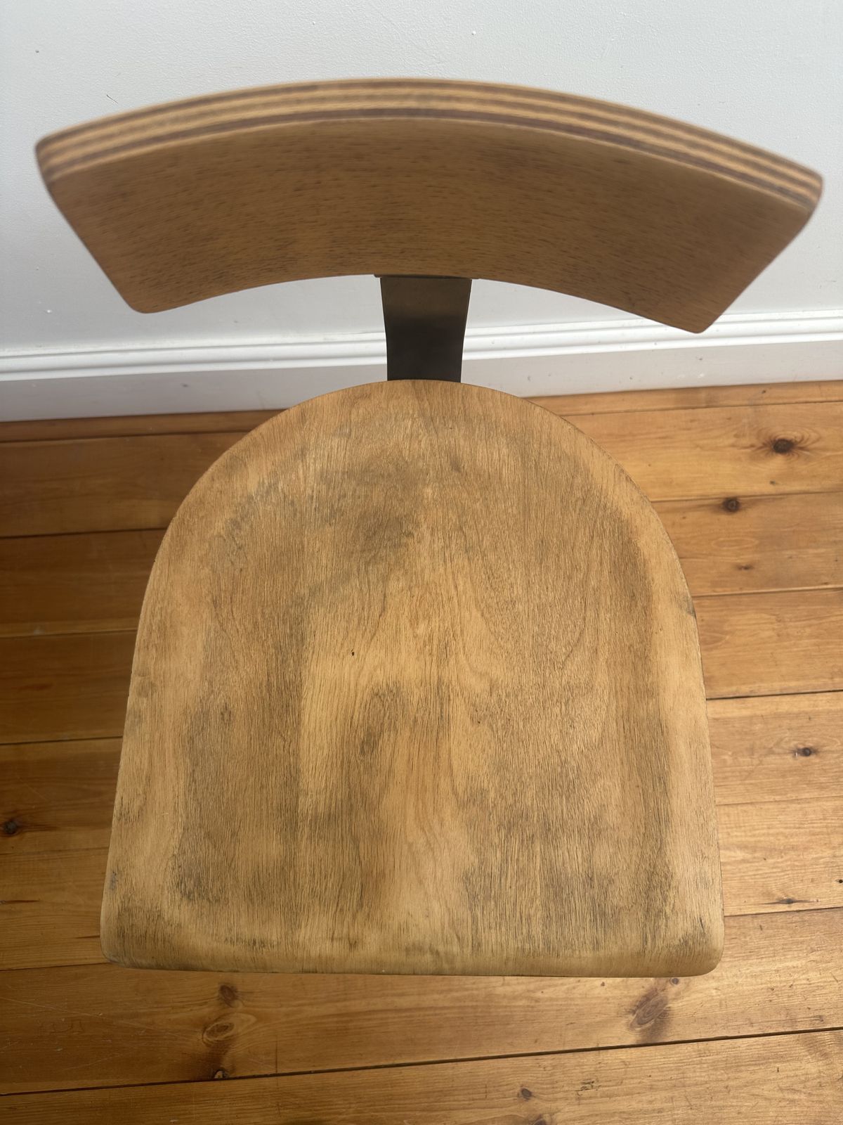 photo buy Set Of 6 Newly Refurbished Singer Sewing Machinist Chairs
