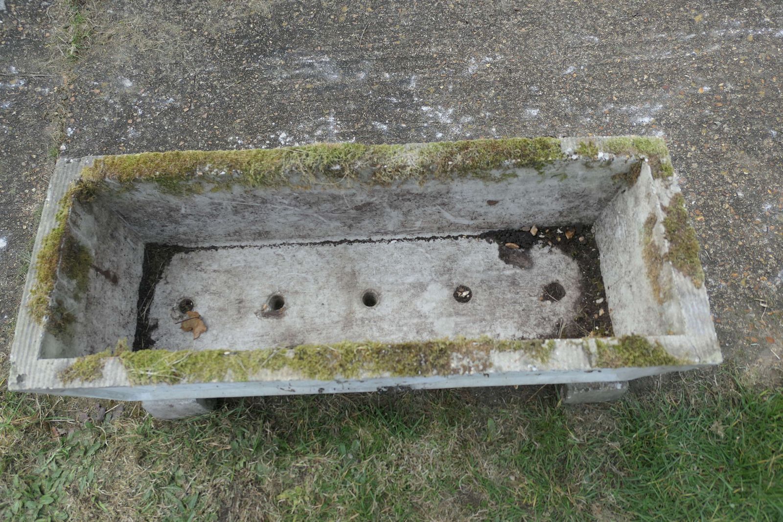 Set Of 4 Large Weathered Garden Planters photo 1860.0
