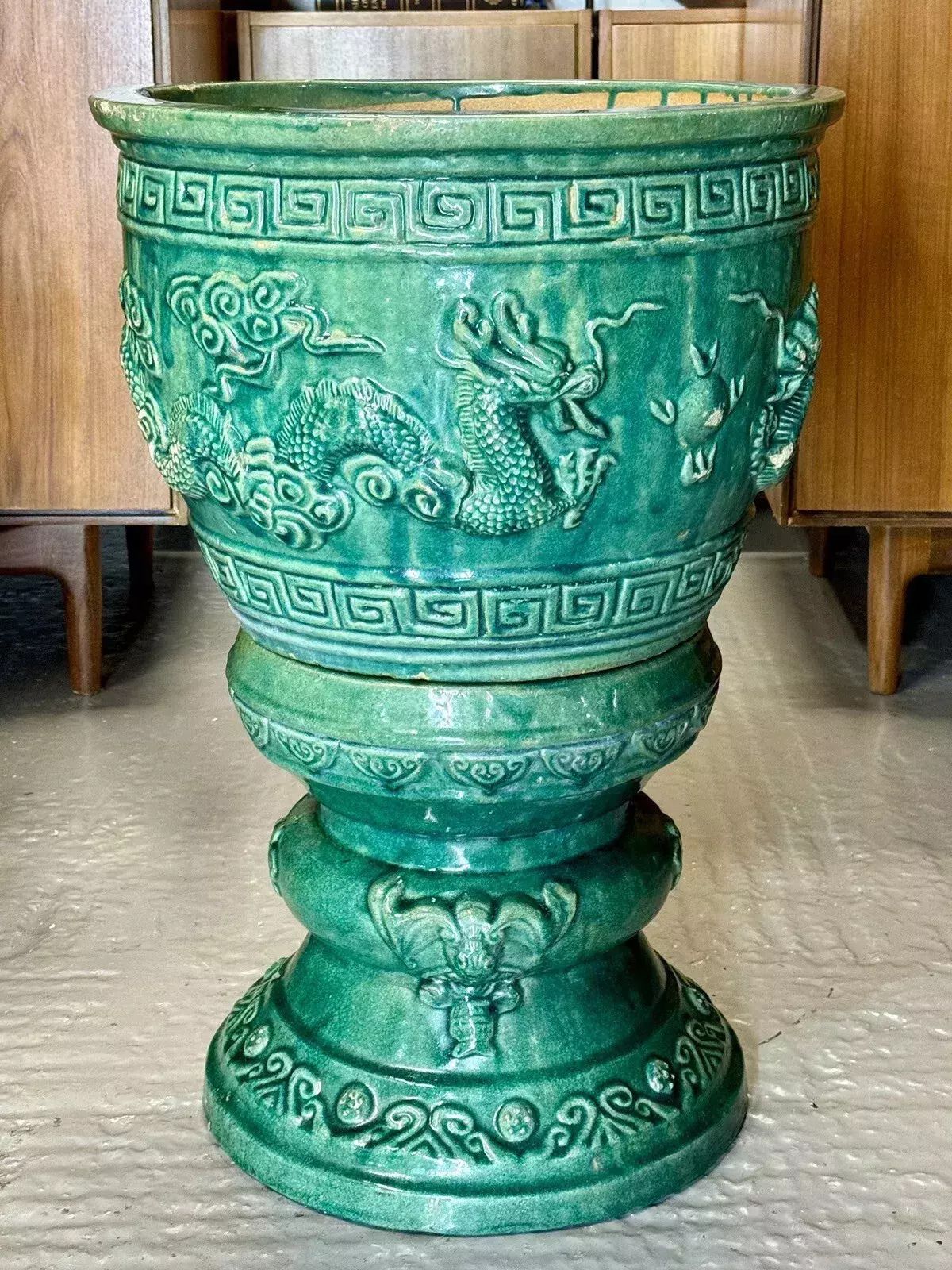 Large Chinese Emerald Green Dragon Glazed Ceramic Porcelain Pedestal Jardinière photo vinterior