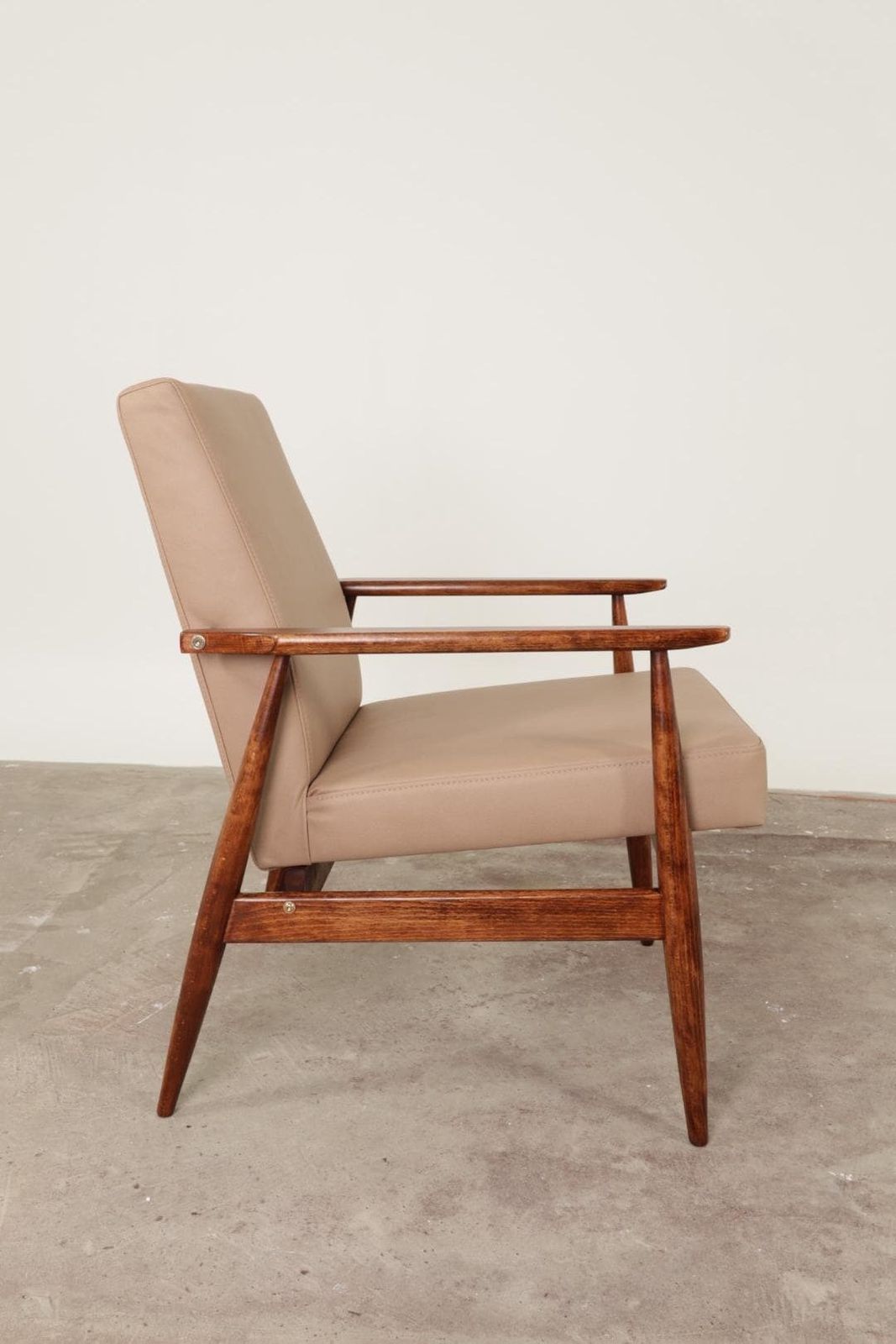 Scandinavian Lounge Chair Vege Lether Beige Classic Design Walnut Color Wood photo furniture