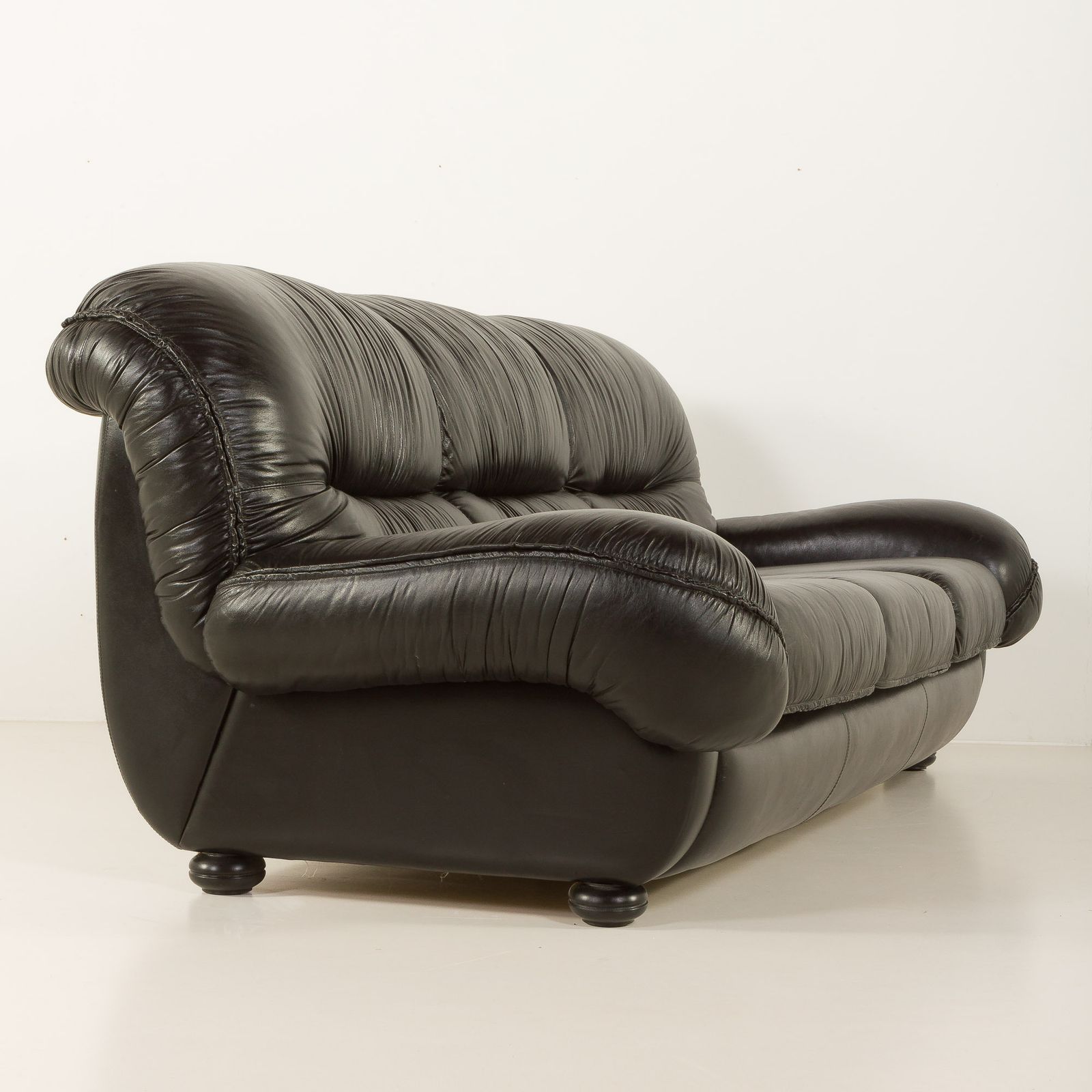 photo buy Italian Mid Century Sofa By Linea Valentini, 1980s