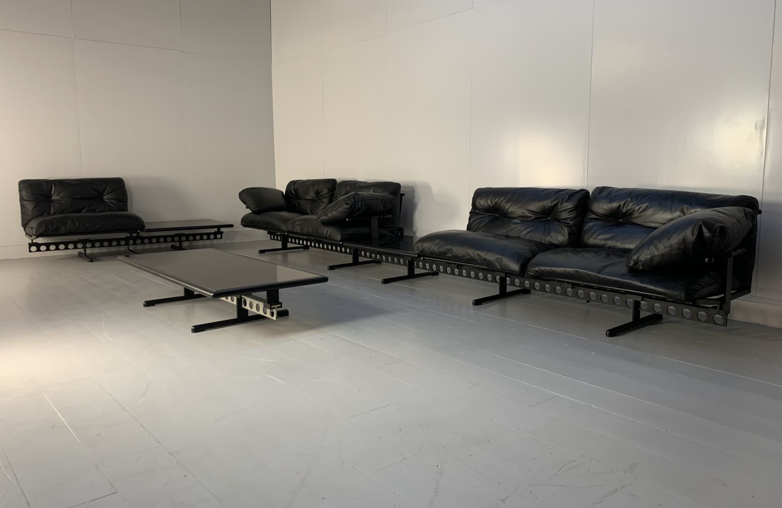 Poltrona Frau “Ouverture” 7 Seat Sofa & Marble Table Suite – In Black “Soul” Leather photo vintage