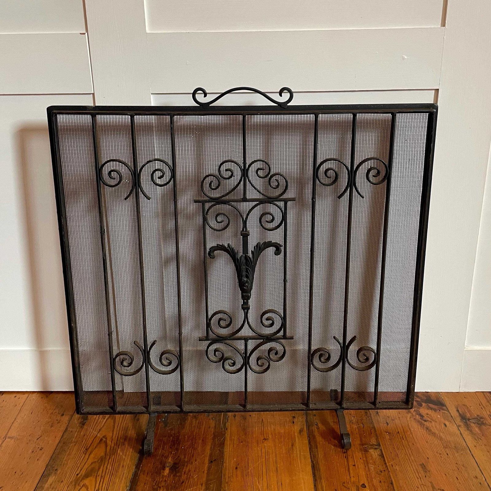 Antique Fireguard Fireplace Screen Metal Cast Iron Black Vintage Fire Guard Victorian Ornate Freestanding Patterned Rectangle Rustic Mesh