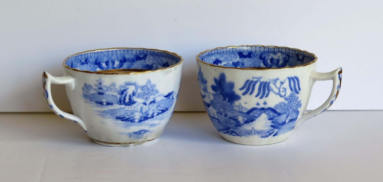 Miles Mason Porcelain Pair Of Tea Cups Broseley Blue And White Pattern, Ca. 1805 photo 246.0