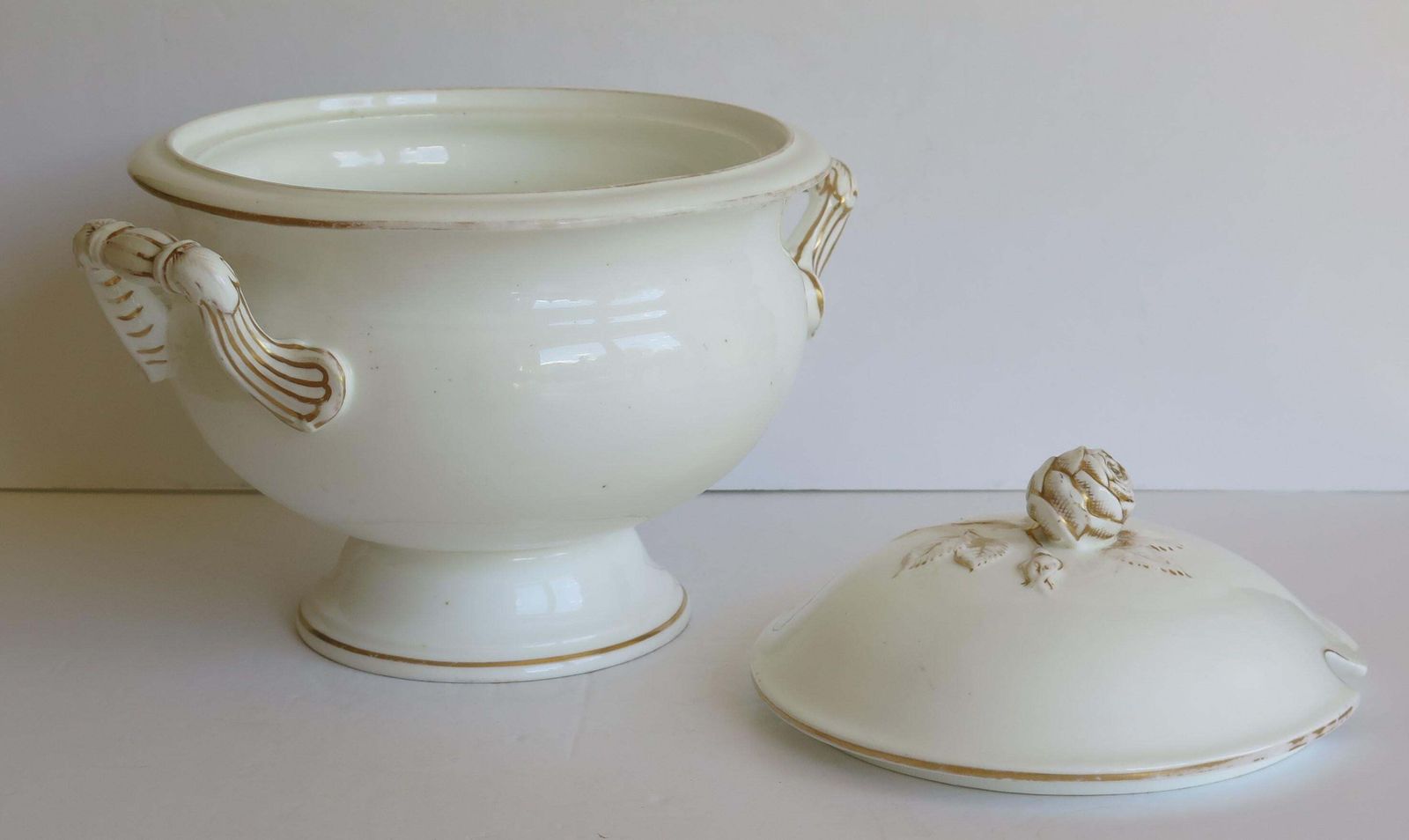 photo furniture Large 19th Century Porcelain Tureen Gilded Moulded Handles & Rose Knop To Lid