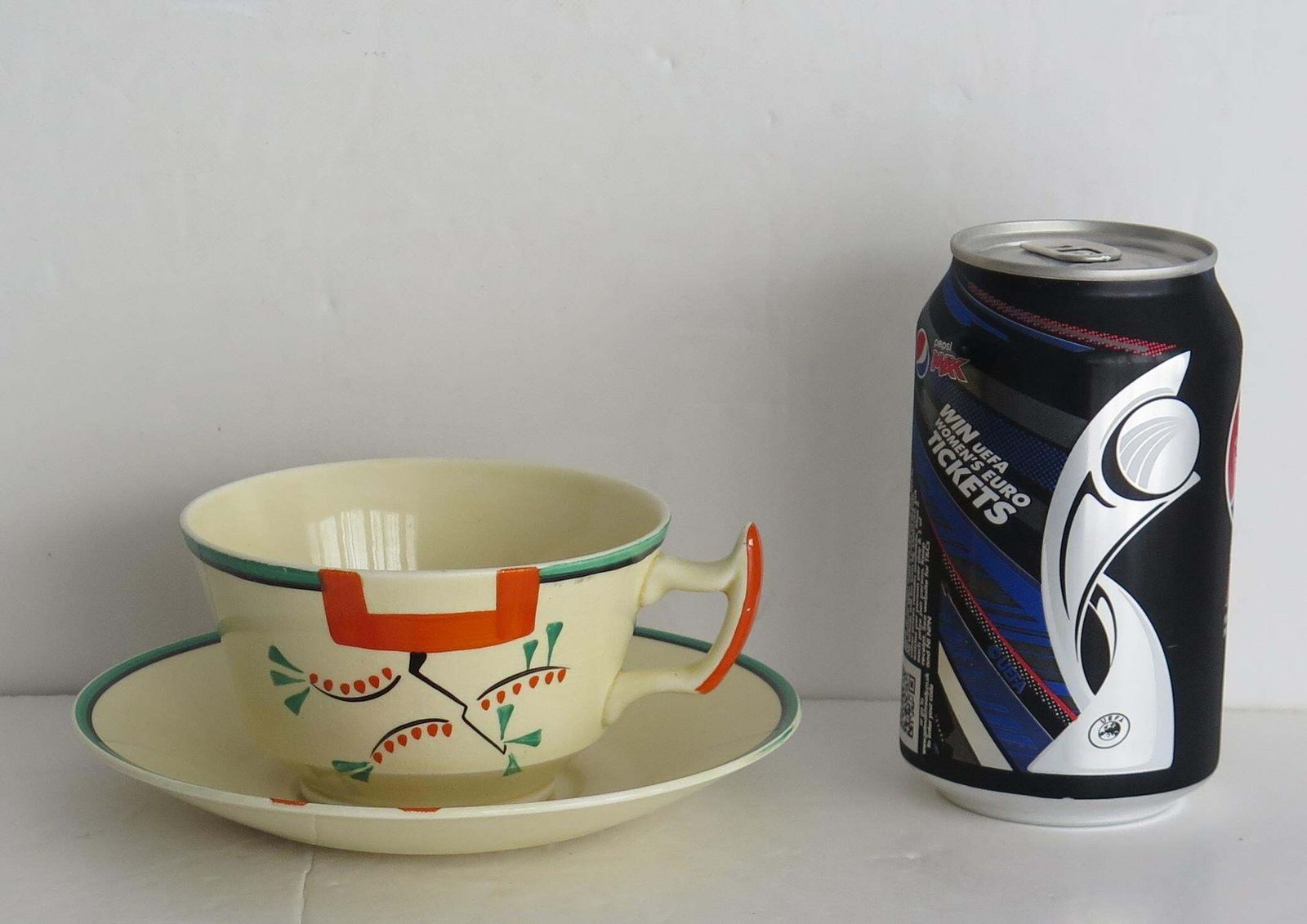photo vinterior Clarice Cliff Cup And Saucer Duo Ravel Pattern Athens Shape, Art Deco Circa 1936