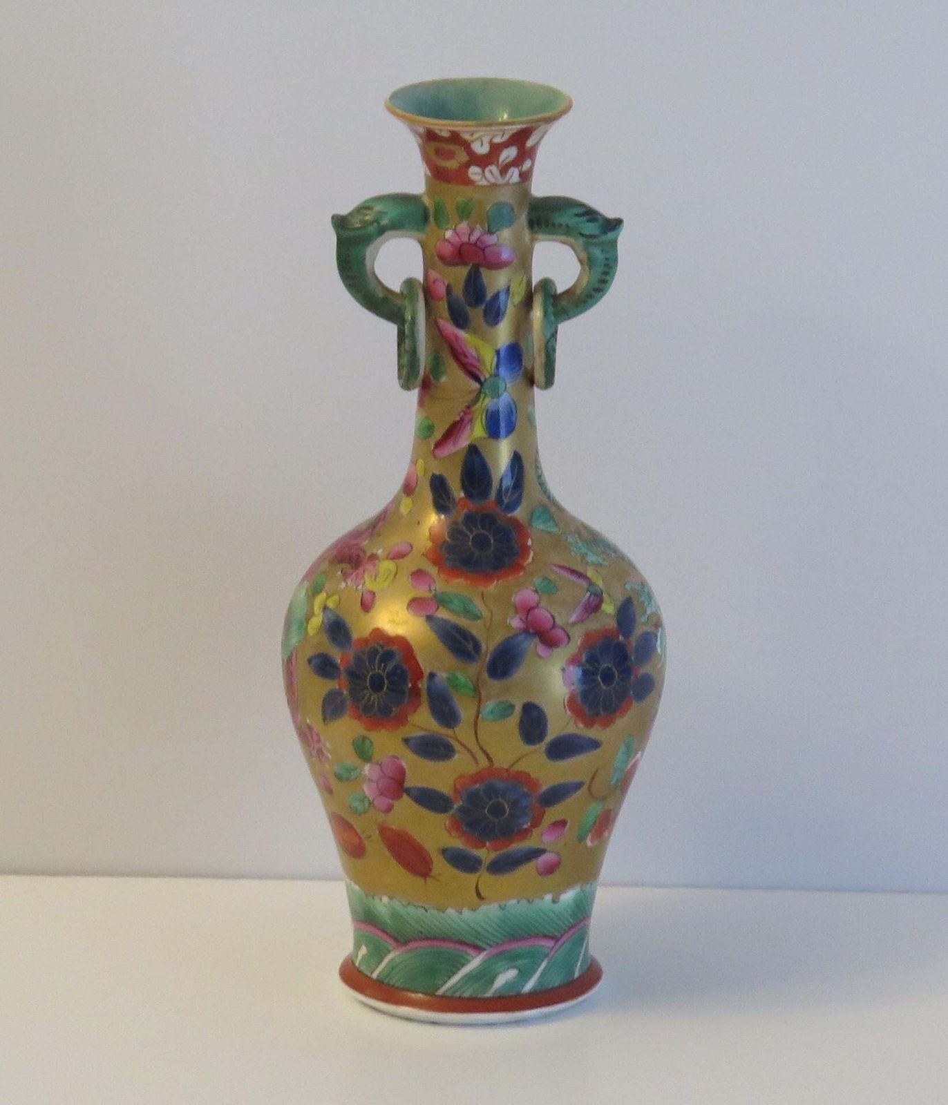 photo furniture Masons Ironstone Bottle Vase In Chinese Dragon Pattern Very Rare, Circa 1820