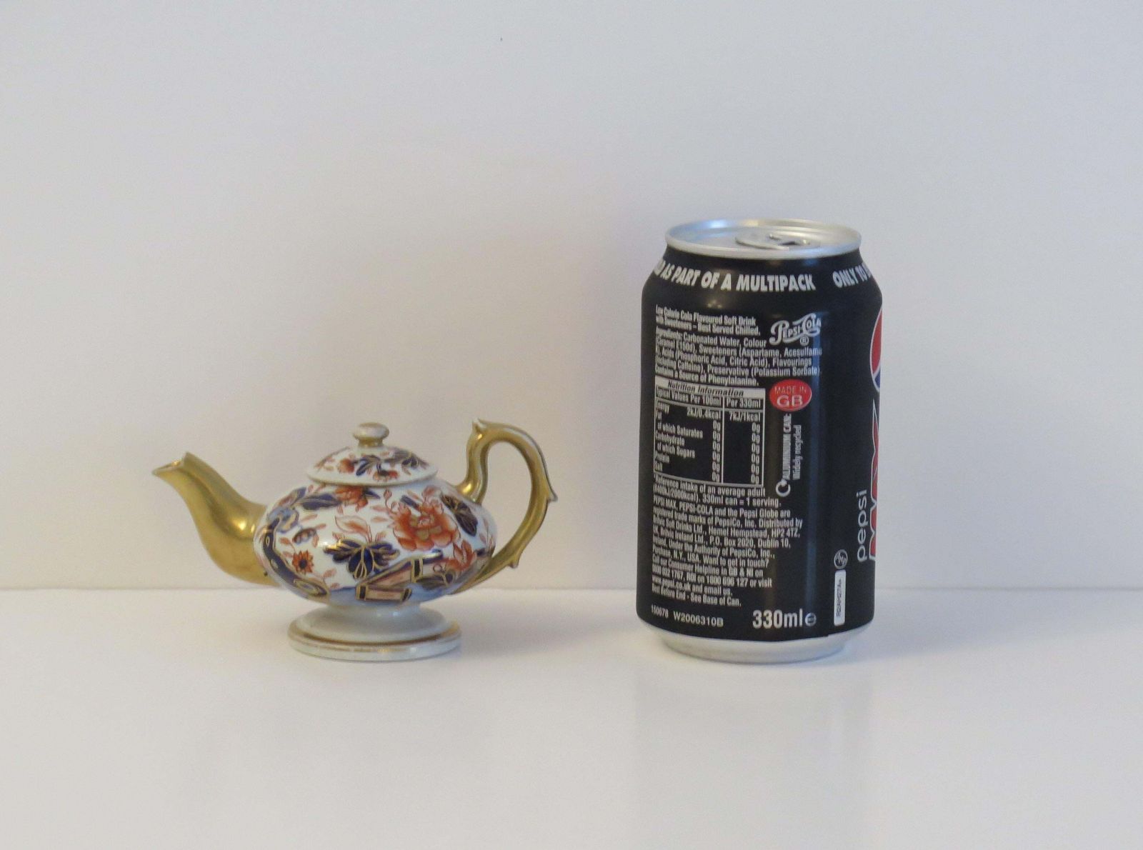 photo vinterior Rare Mason's Ironstone Miniature Teapot In Fence Japan Pattern, Circa 1820