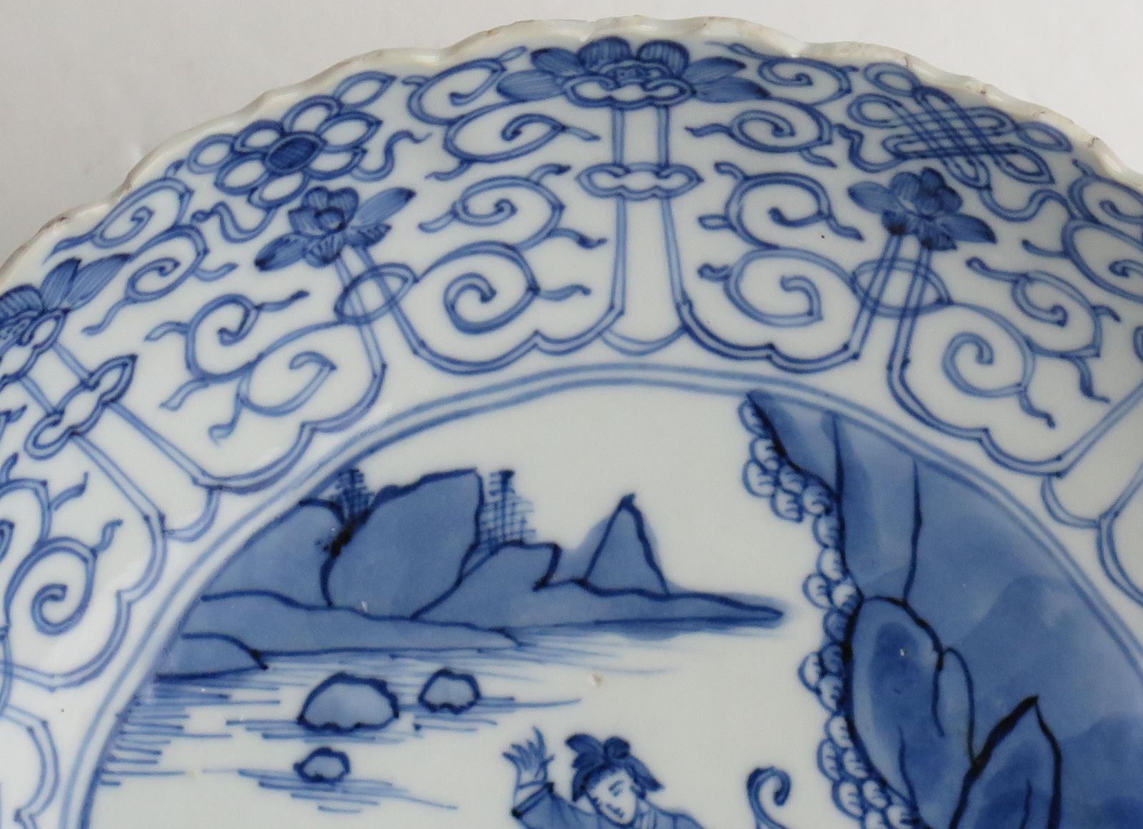 Kangxi Period Chinese Plate Porcelain Blue & White Chenghua Mark, Circa 1680 photo vinterior