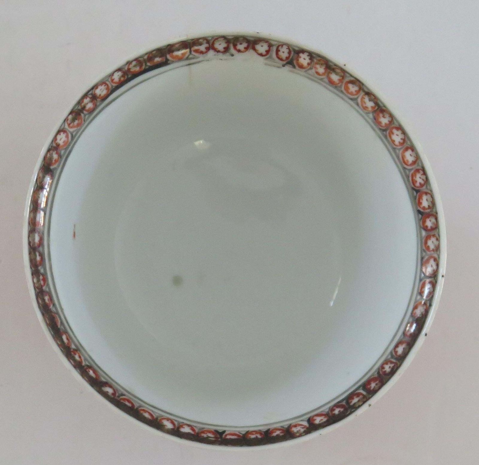 photo vinterior 18thc Chinese Porcelain Bowl Hand Painted Famille Rose, Qing Qianlong Circa 1760