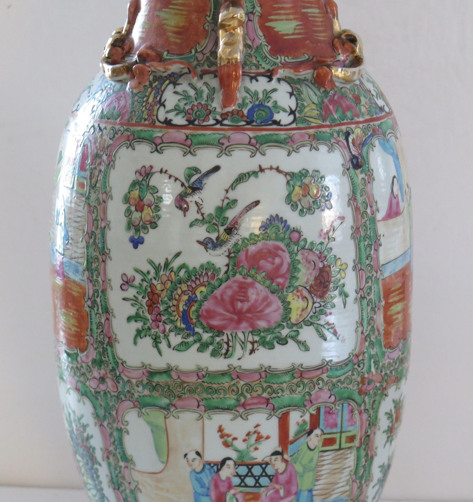 photo furniture Mid 19thc Large 42cm Chinese Export Vase Porcelain Rose Medallion, Qing Ca 1850