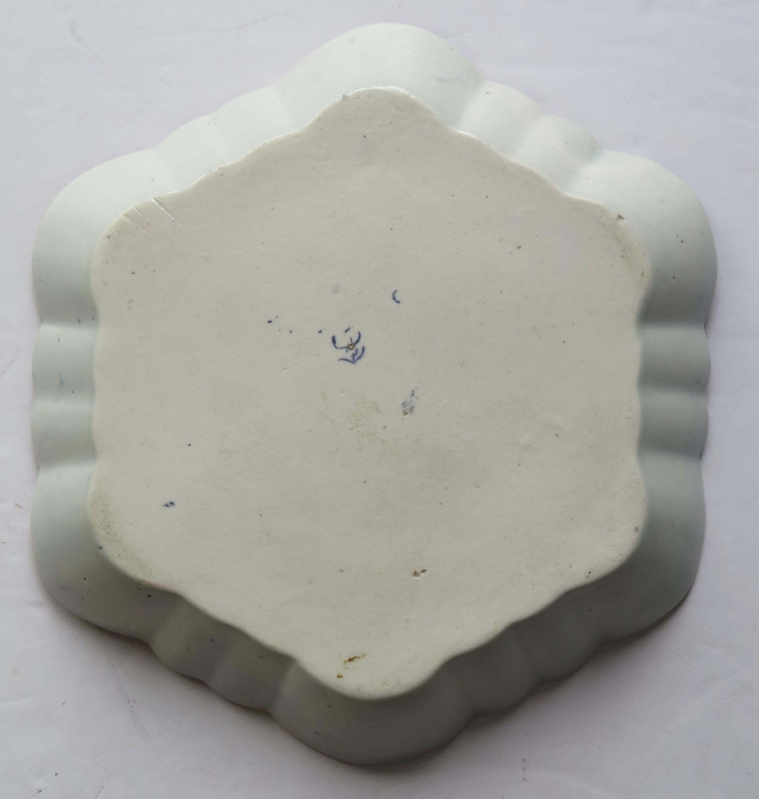 First Period DR. Wall Worcester Porcelain Teapot Stand Fisherman Ptn, Circa 1775 photo vinterior