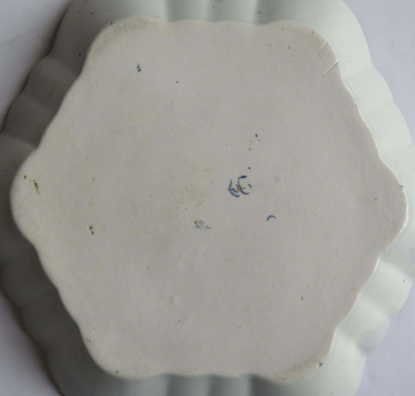 photo for sale First Period DR. Wall Worcester Porcelain Teapot Stand Fisherman Ptn, Circa 1775