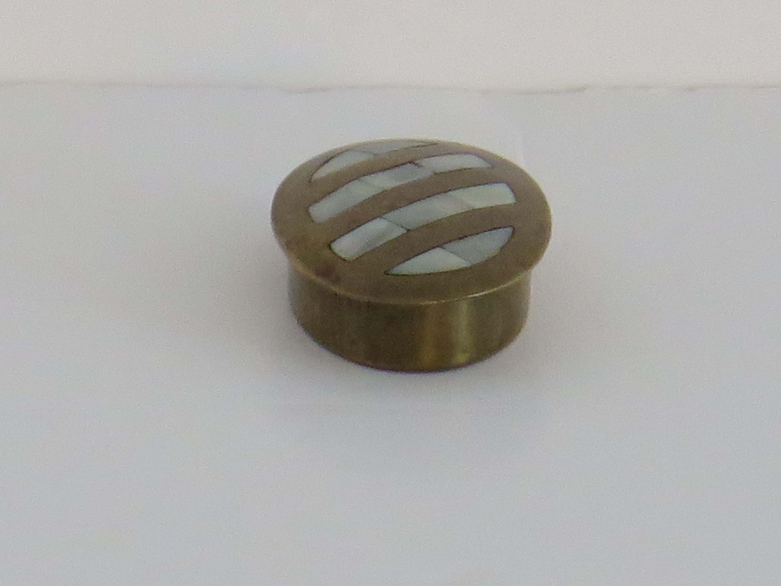 Antique Metal Pill Box With Mother Of Pearl Inlay To Lid, English Edwardian photo vinterior