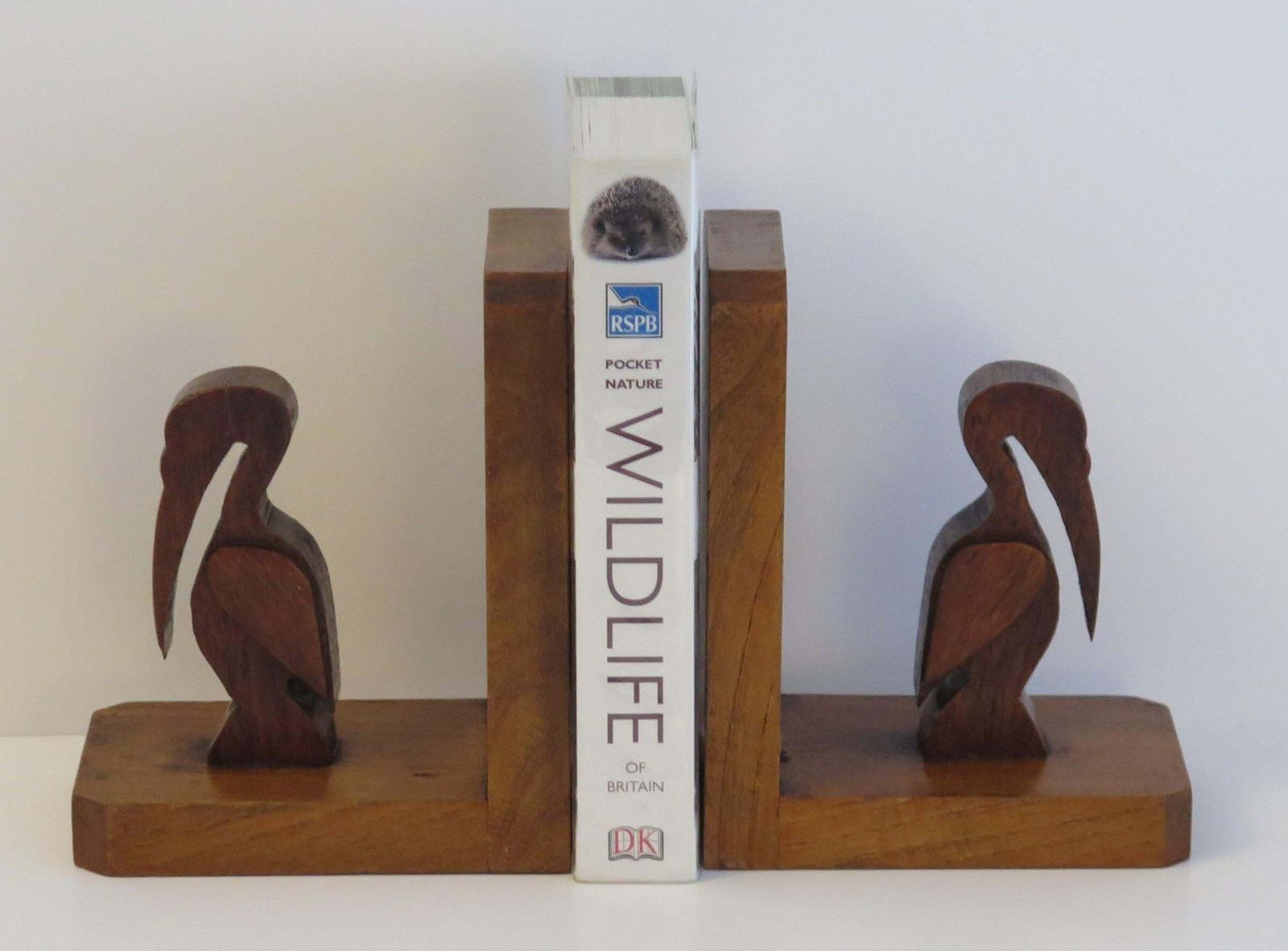 photo vinterior Art Deco Pair Of Pelican Figure Bookends In Hand Carved Woods, Circa 1930