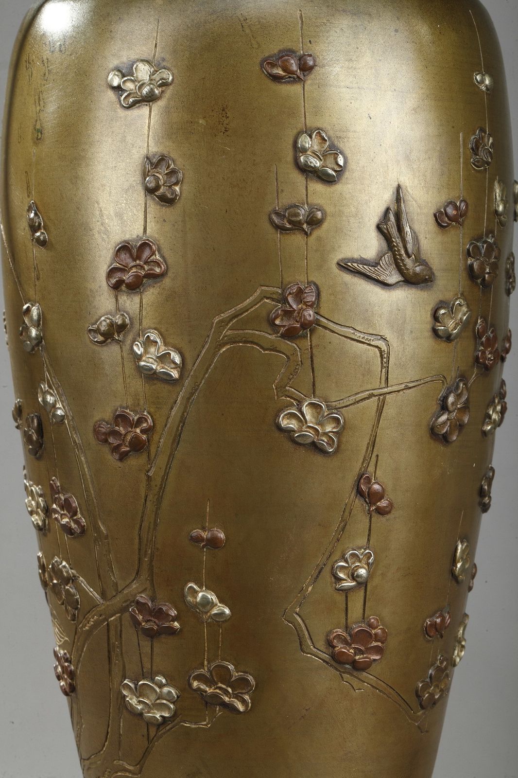 photo vinterior Lampes à pétrole d'époque, décor d'oiseaux et de fleurs de style chinois
