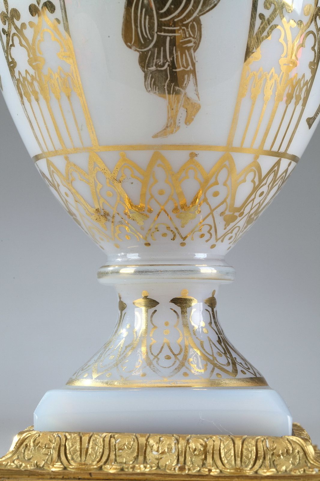 photo furniture Pair Of White Opaline Crystal Vases By Jean Baptiste Desvignes