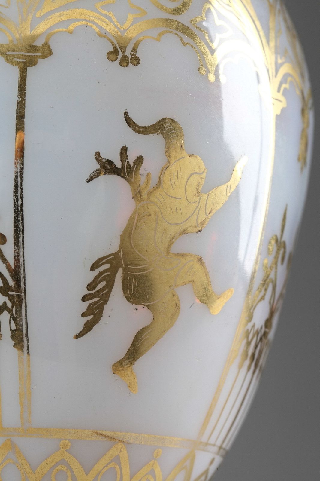photo vinterior Paire de vases en cristal opaline blanc, par Jean Baptiste Desvignes