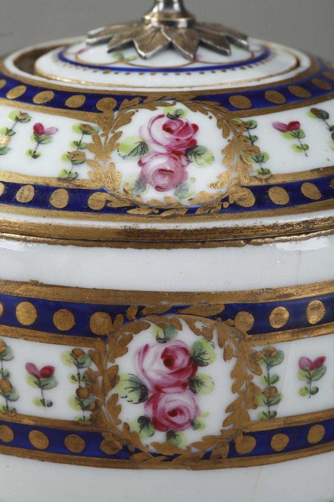 Petit encrier d'époque en porcelaine et vermeil de style Sèvres photo 1015.0