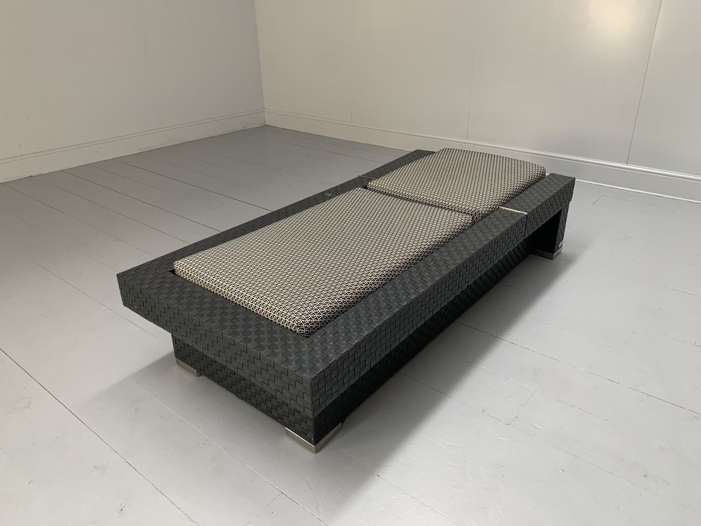 photo vintage Fendi Casa Outdoor Furniture – Sofa, Armchair, Lounger & Large Table