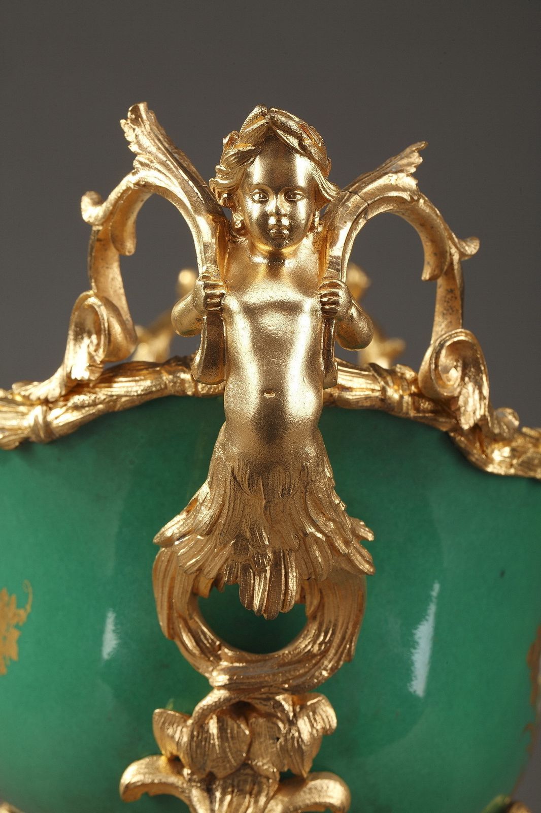 photo furniture Jardinière en porcelaine à fond vert montée en bronze doré, Napoléon III