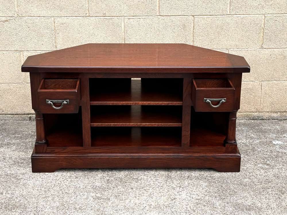 photo vintage A Wood Brothers Old Charm Tudor Brown Oak Corner Tv Cabinet / Stand / Media Unit