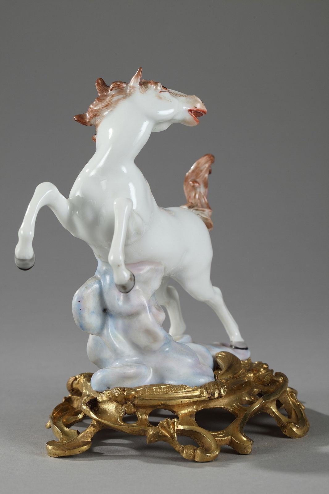 photo furniture Paire de chevaux en porcelaine montée en ormolu, manufacture Samson