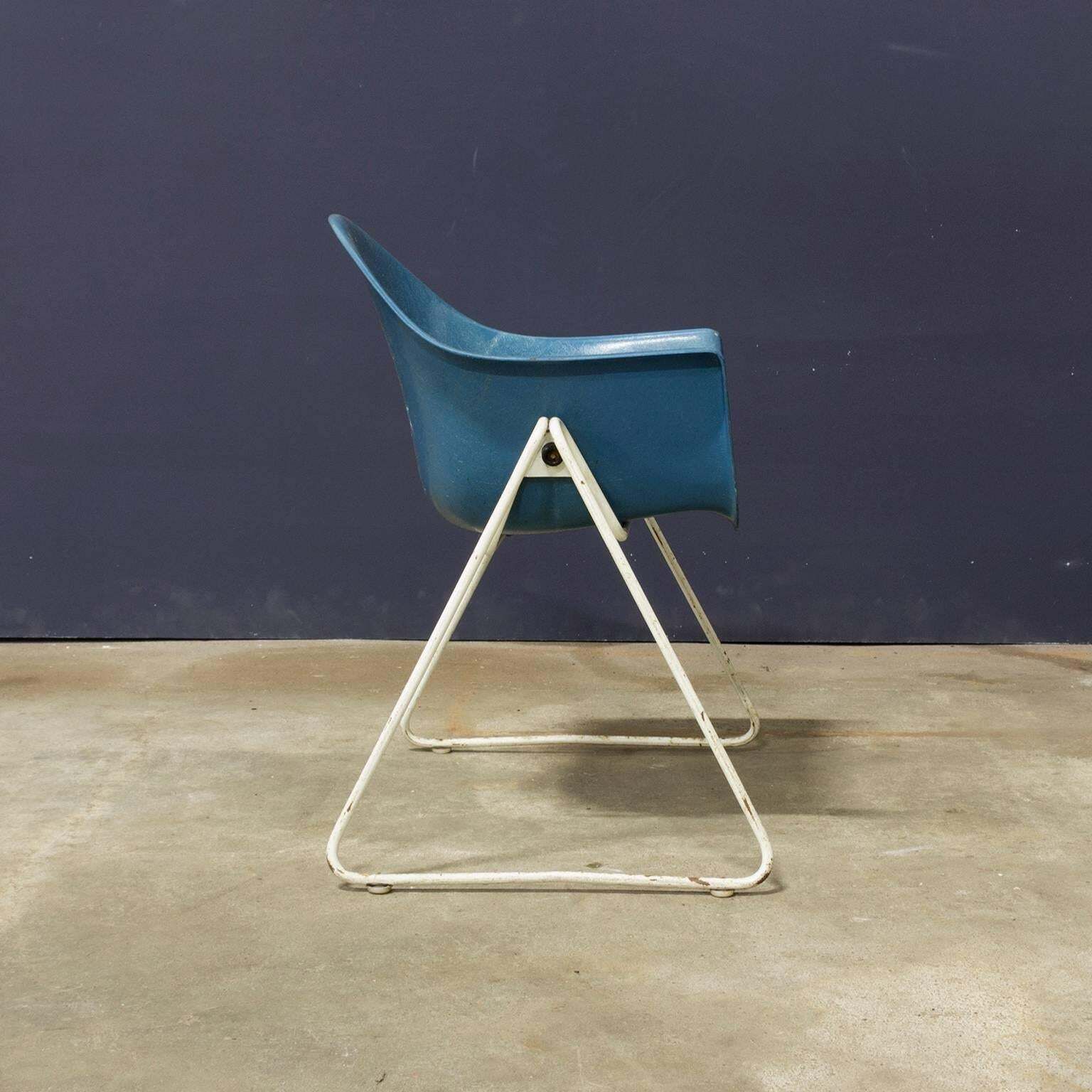 Set Of Fiberglass Children Chairs With Metal Base, Circa 1960 photo vinterior