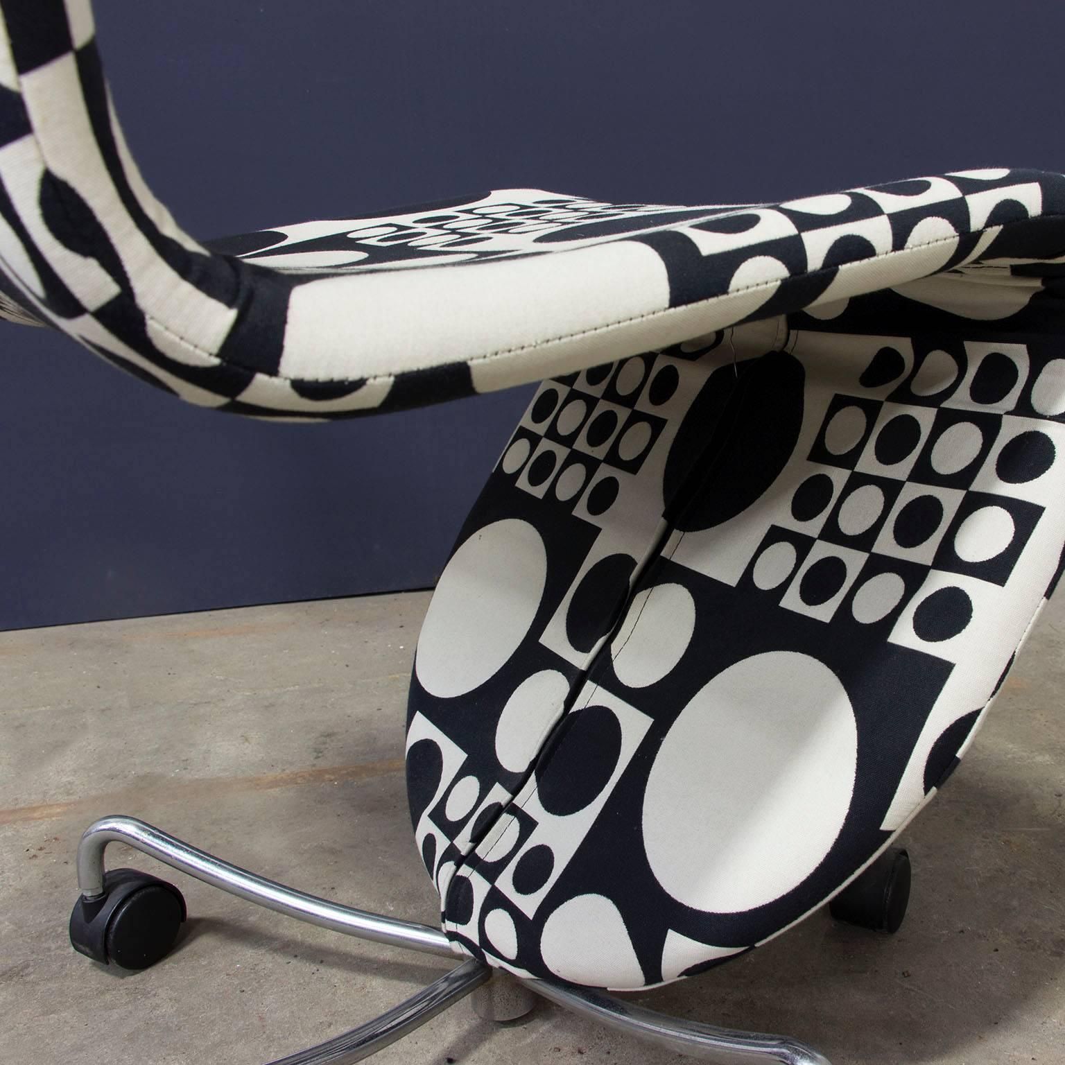 1970, Verner Panton, 1 2 3 Serie Office Chair, Original Panton Fabric By Kvadrat photo vinterior