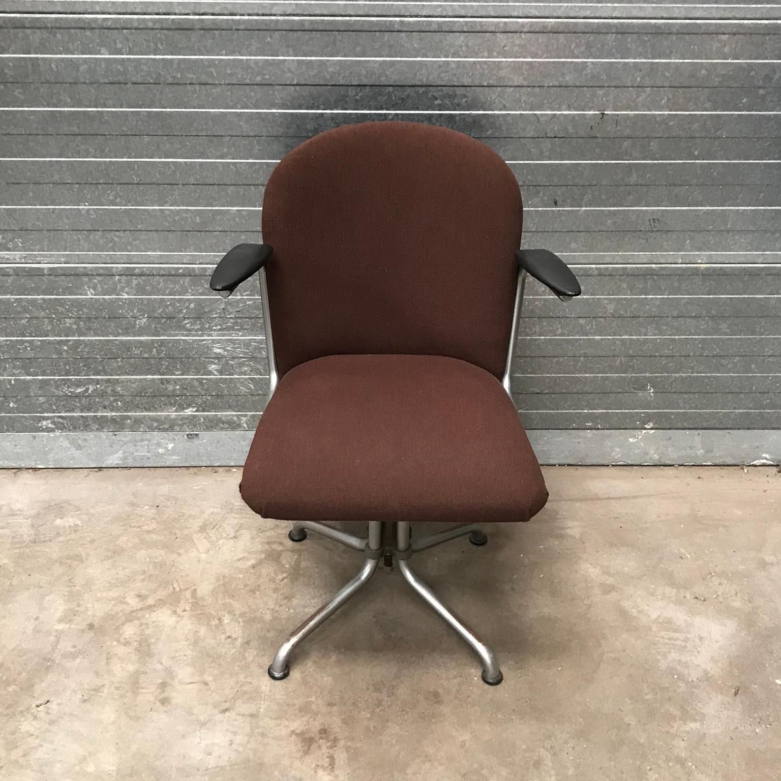 photo furniture 1935, W.H. Gispen By Gispen Culemborg, Office Chair 356, Spear Bakelite Armrests