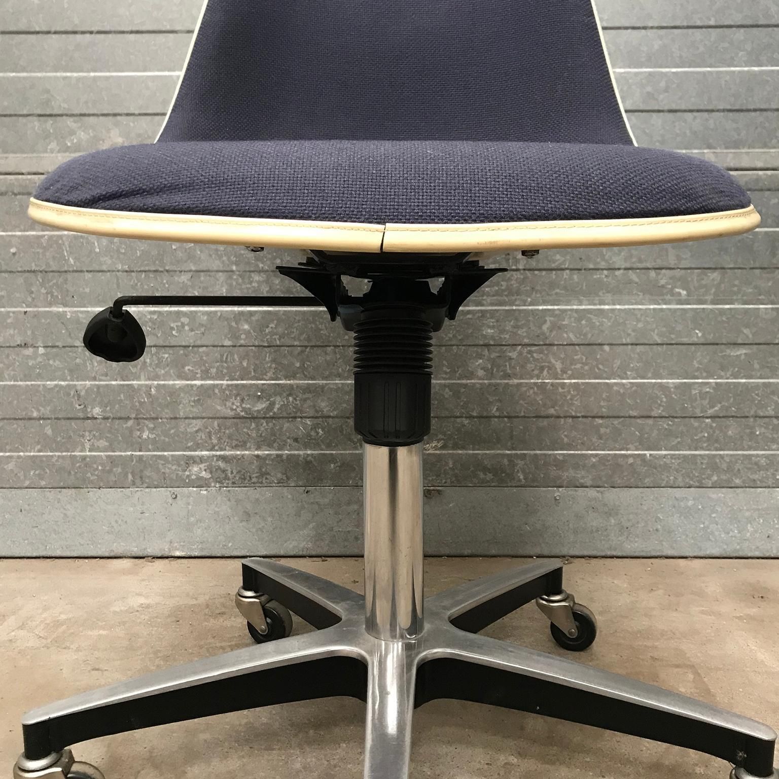 1958, Ray & Charles Eames, Herman Miller, Pscc Fiberglass Office Desk Chair photo vintage