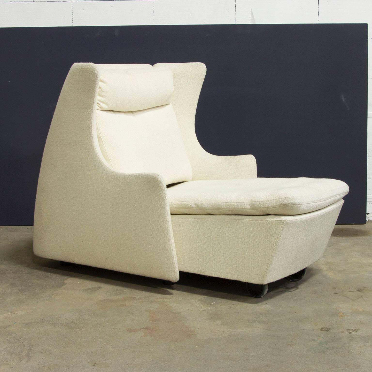 Vico Magistretti & Per Skovholt, Elegant Comfi Senior Chair 'Mobi Chair, 2000 photo furniture