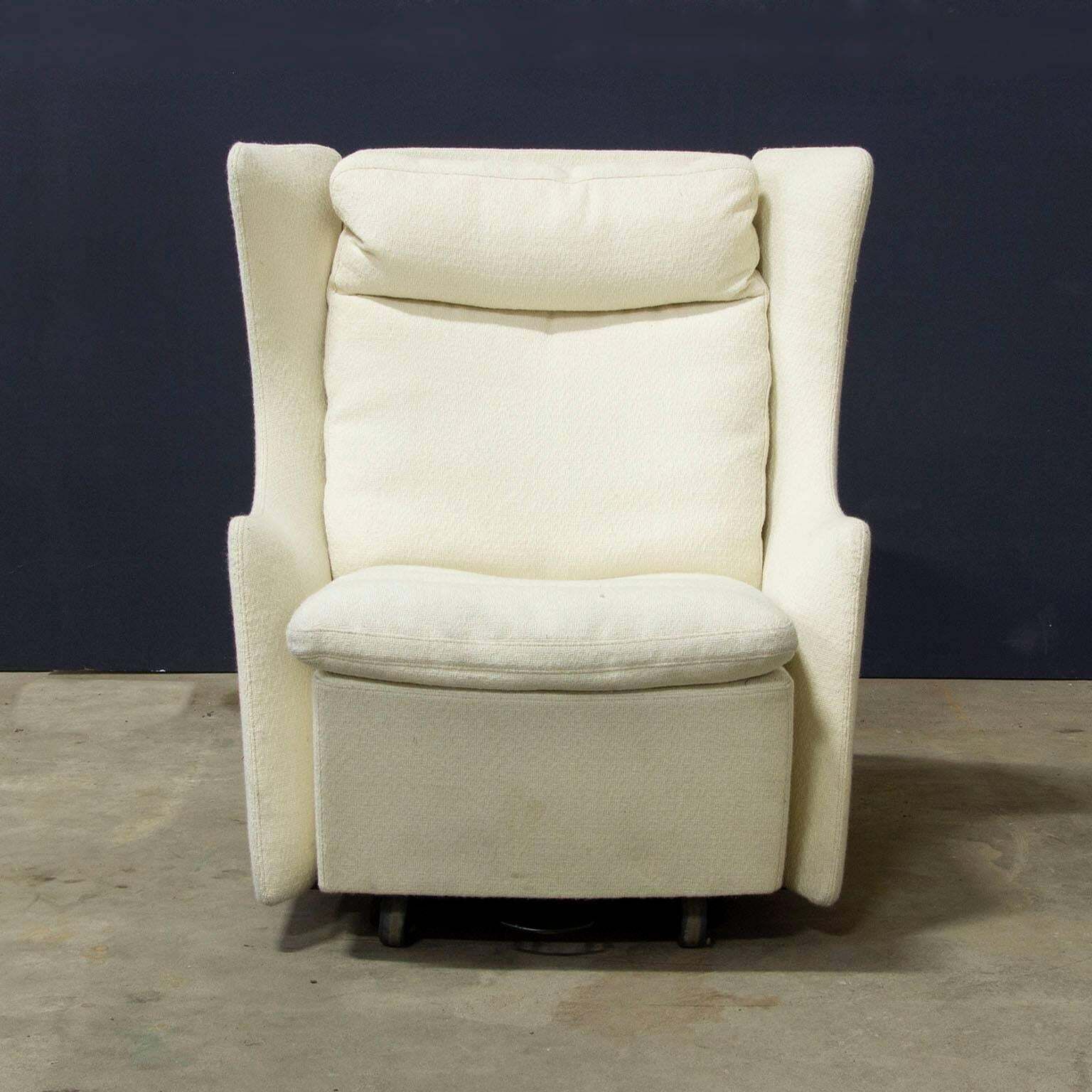 Vico Magistretti & Per Skovholt, Elegant Comfi Senior Chair 'Mobi Chair, 2000 photo vinterior