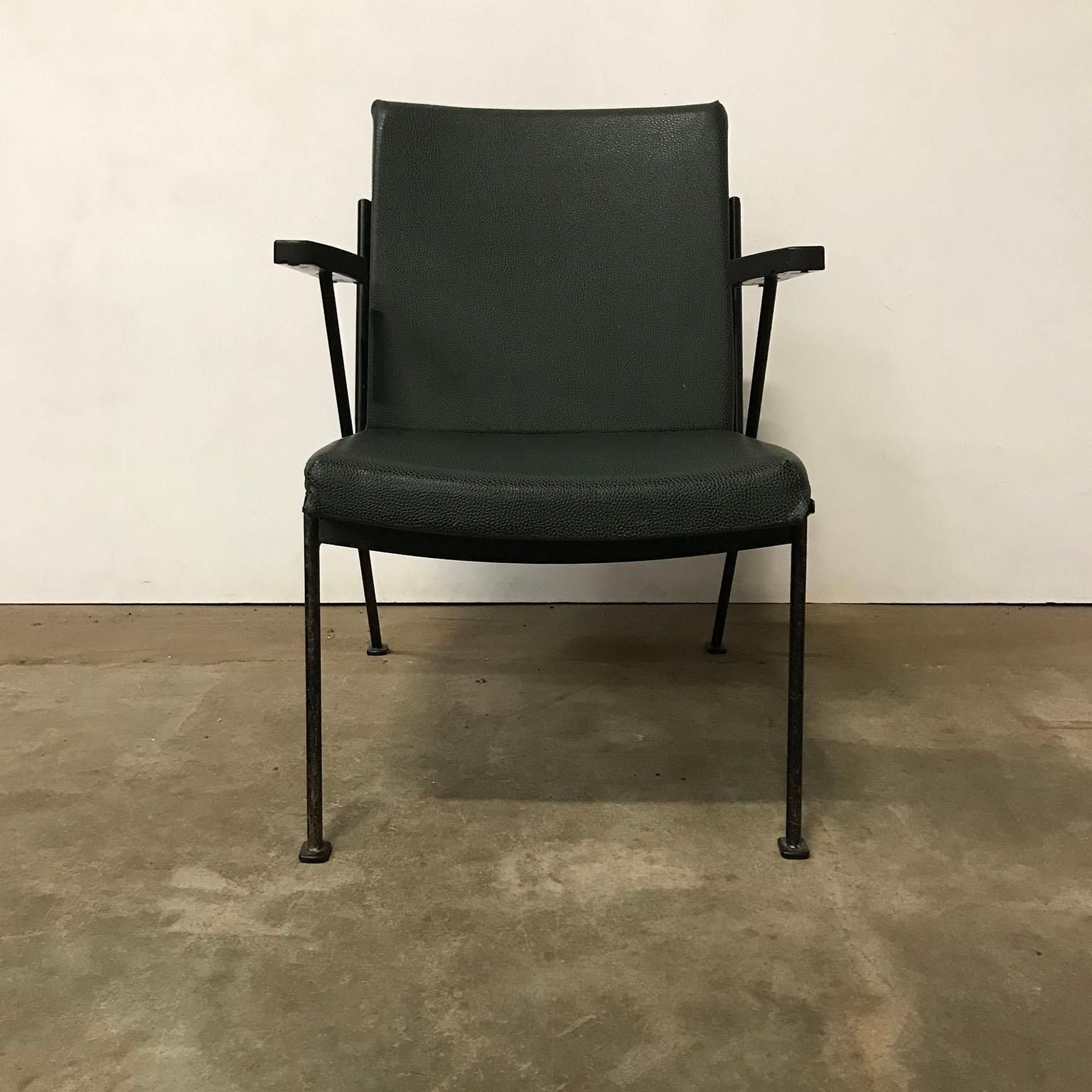 photo furniture 1959, Wim Rietveld For Ahrend De Cirkel, Oase Chair Original Green Leatherette
