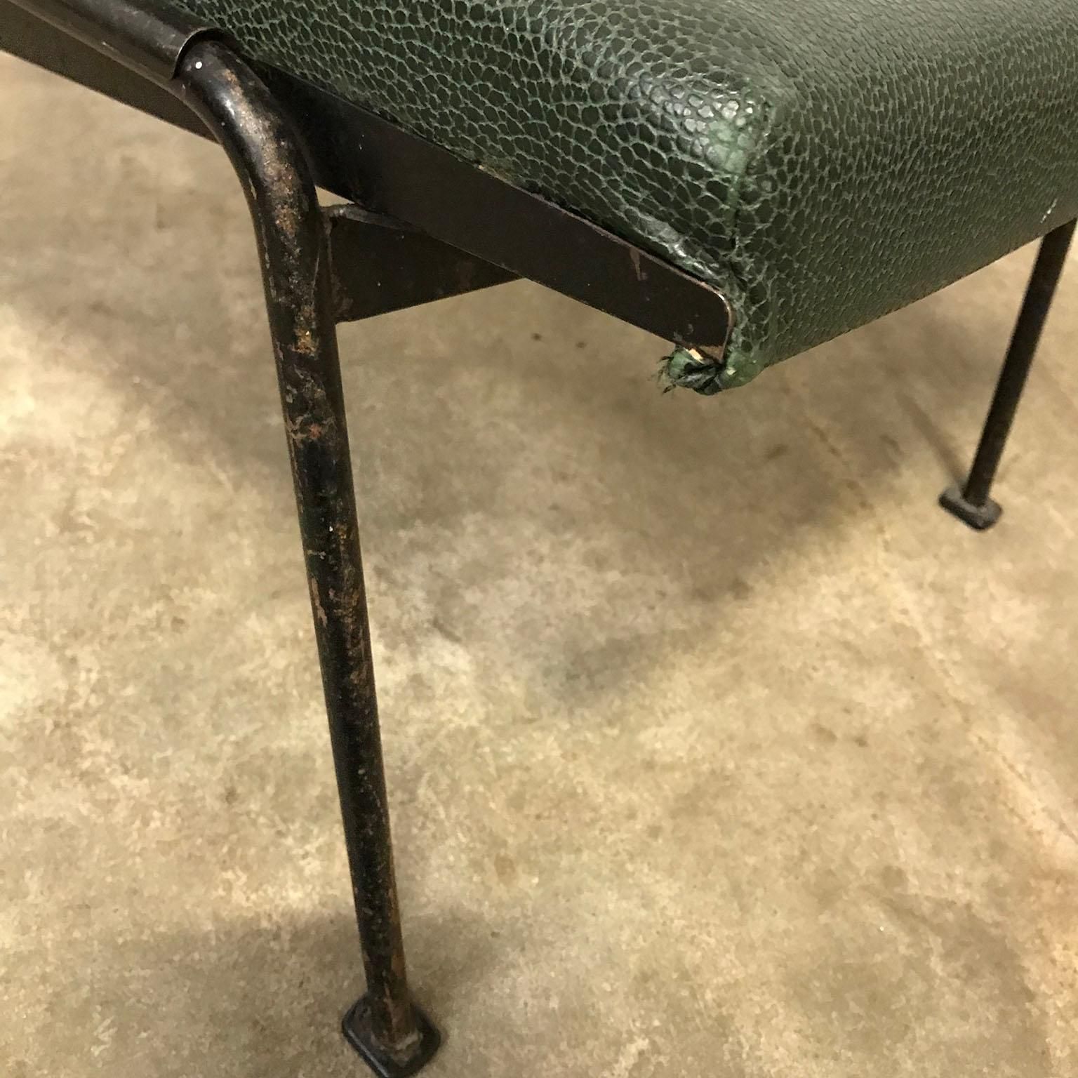 photo vinterior 1959, Wim Rietveld For Ahrend De Cirkel, Oase Chair Original Green Leatherette