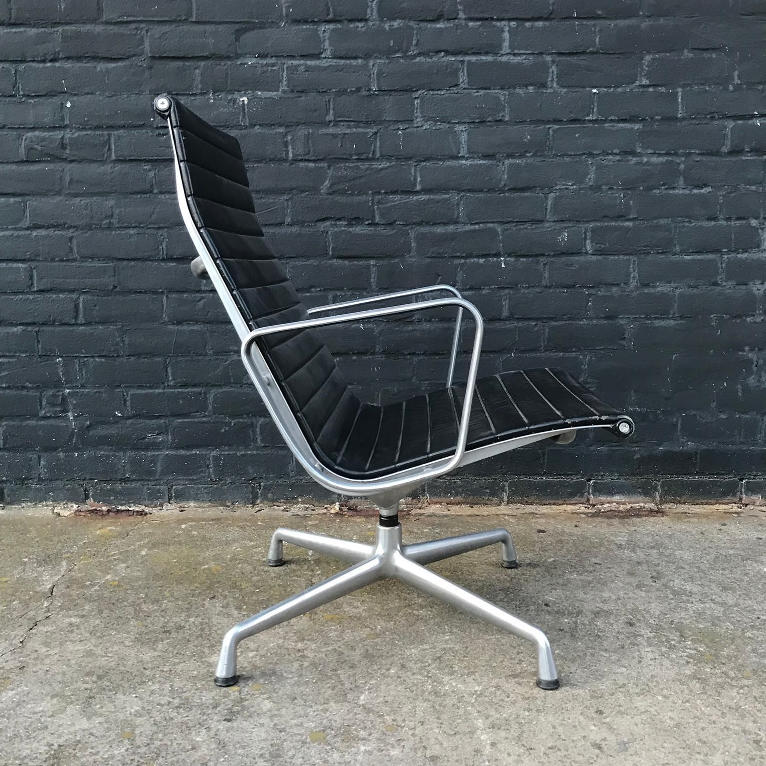 1958, Ray & Charles Eames For Vitra Lounge Chair Ea 116 In Black Leather photo furniture