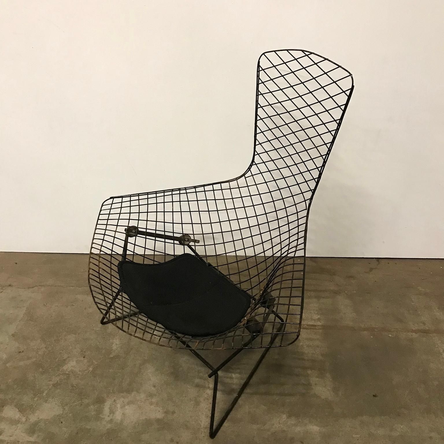 photo furniture 1952, Harry Bertoia For, Knoll International, Large Bird Chair In Black
