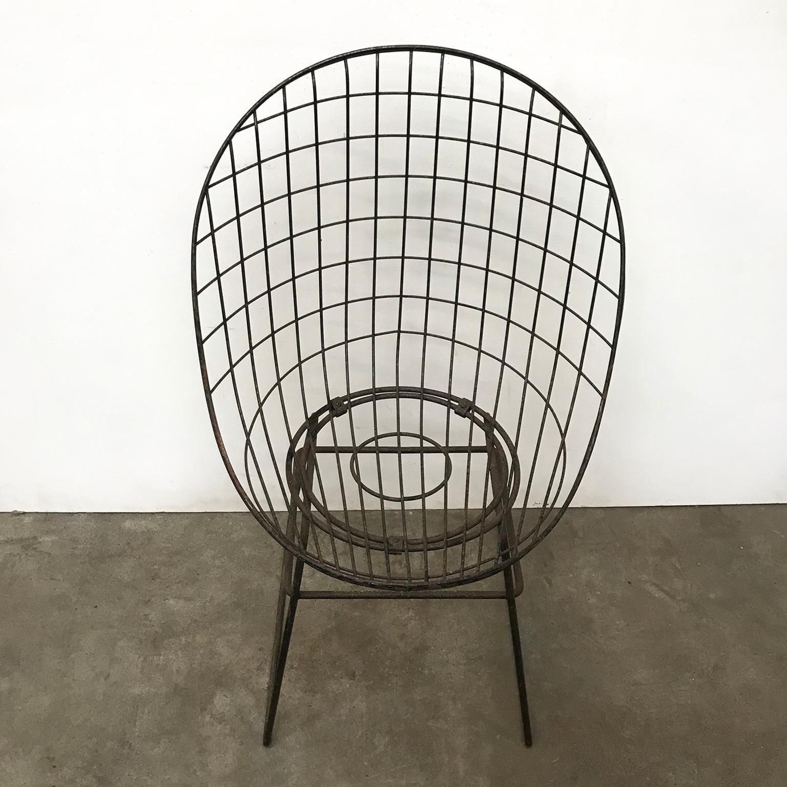 photo vintage Black Wire Dining Chair With Beautiful Curves And Elegant Silhouet, Circa 1960
