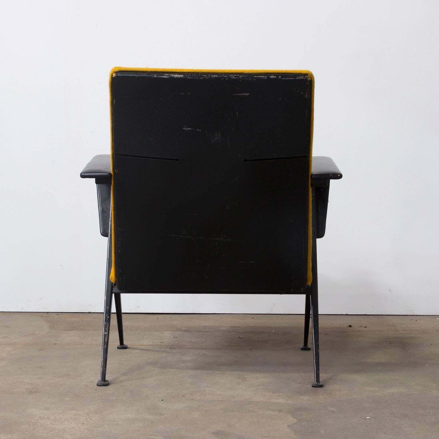 1969 Friso Kramer, Ahrend De Cirkel Repose Lounge Armchair New Yellow Upholstery photo Furniture