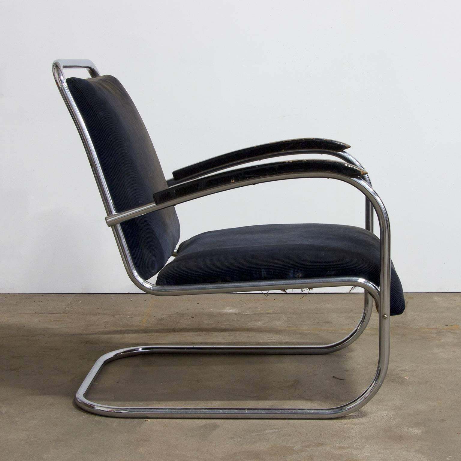 1930s, Paul Schuitema Easy Chair, Fabric With Black Lacquered Wooden Armrests photo furniture