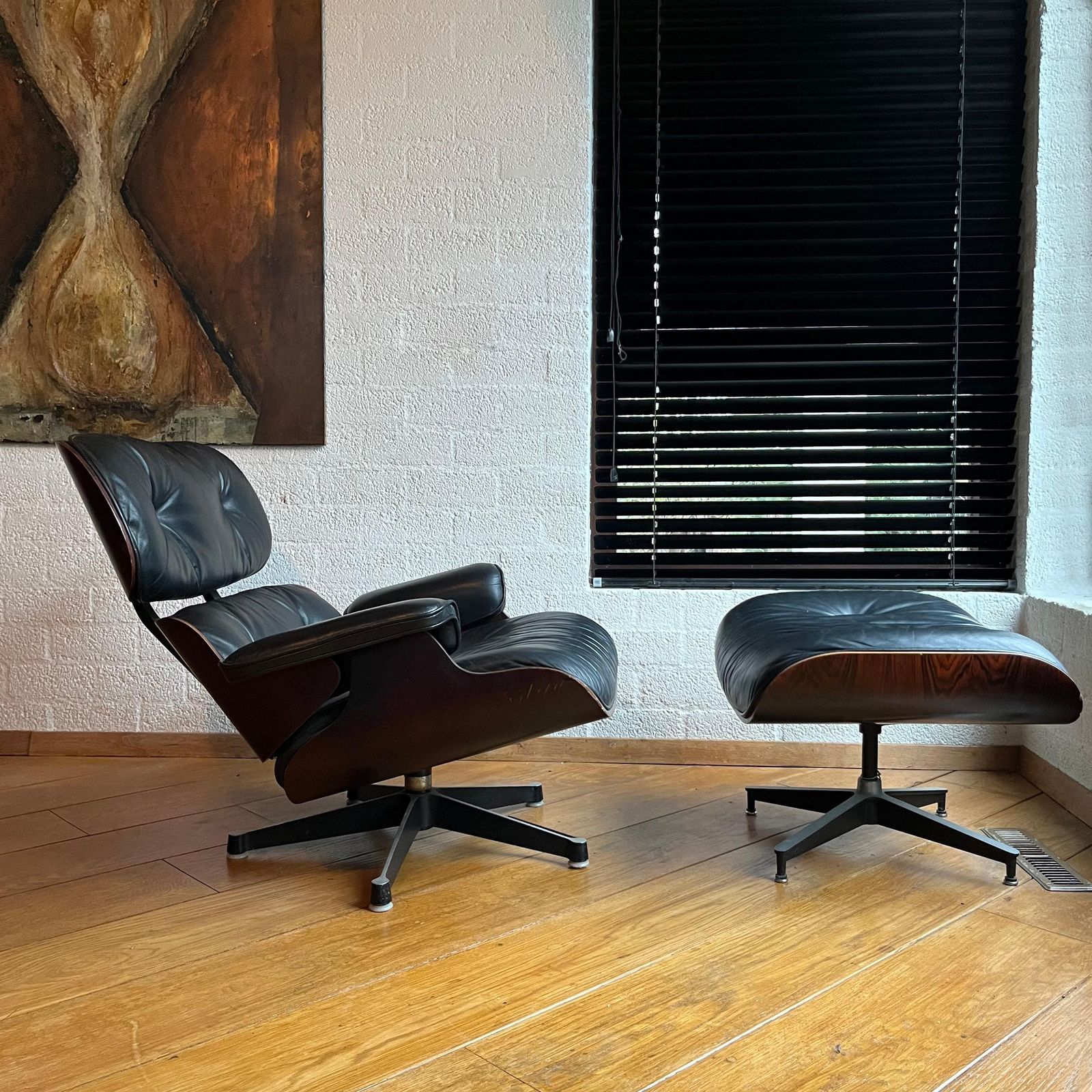 1956, Ray & Charles Eames, Miller, 1st Version Lounge Chair 1956, Ottoman 1966 photo furniture