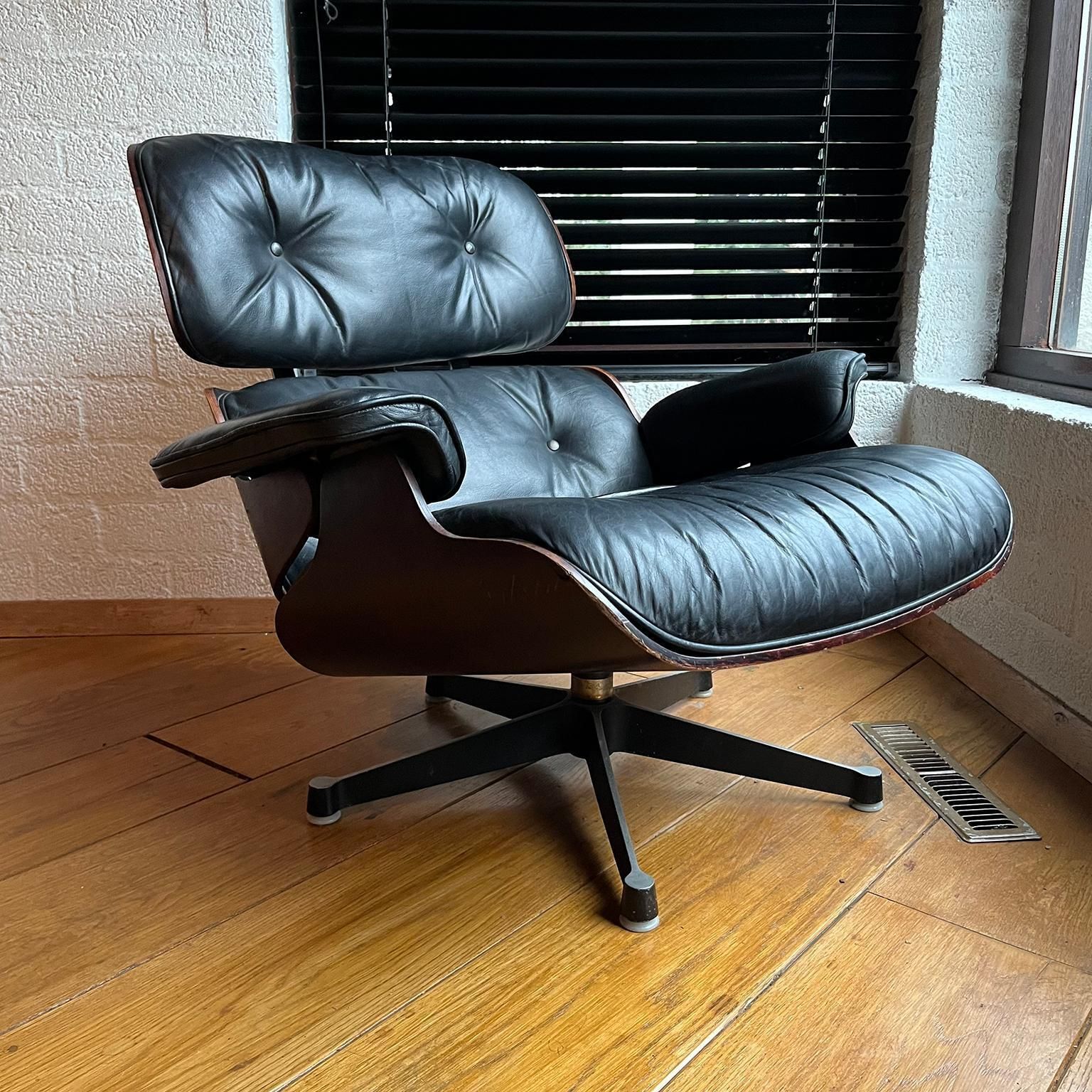 1956, Ray & Charles Eames, Miller, 1st Version Lounge Chair 1956, Ottoman 1966 photo for sale
