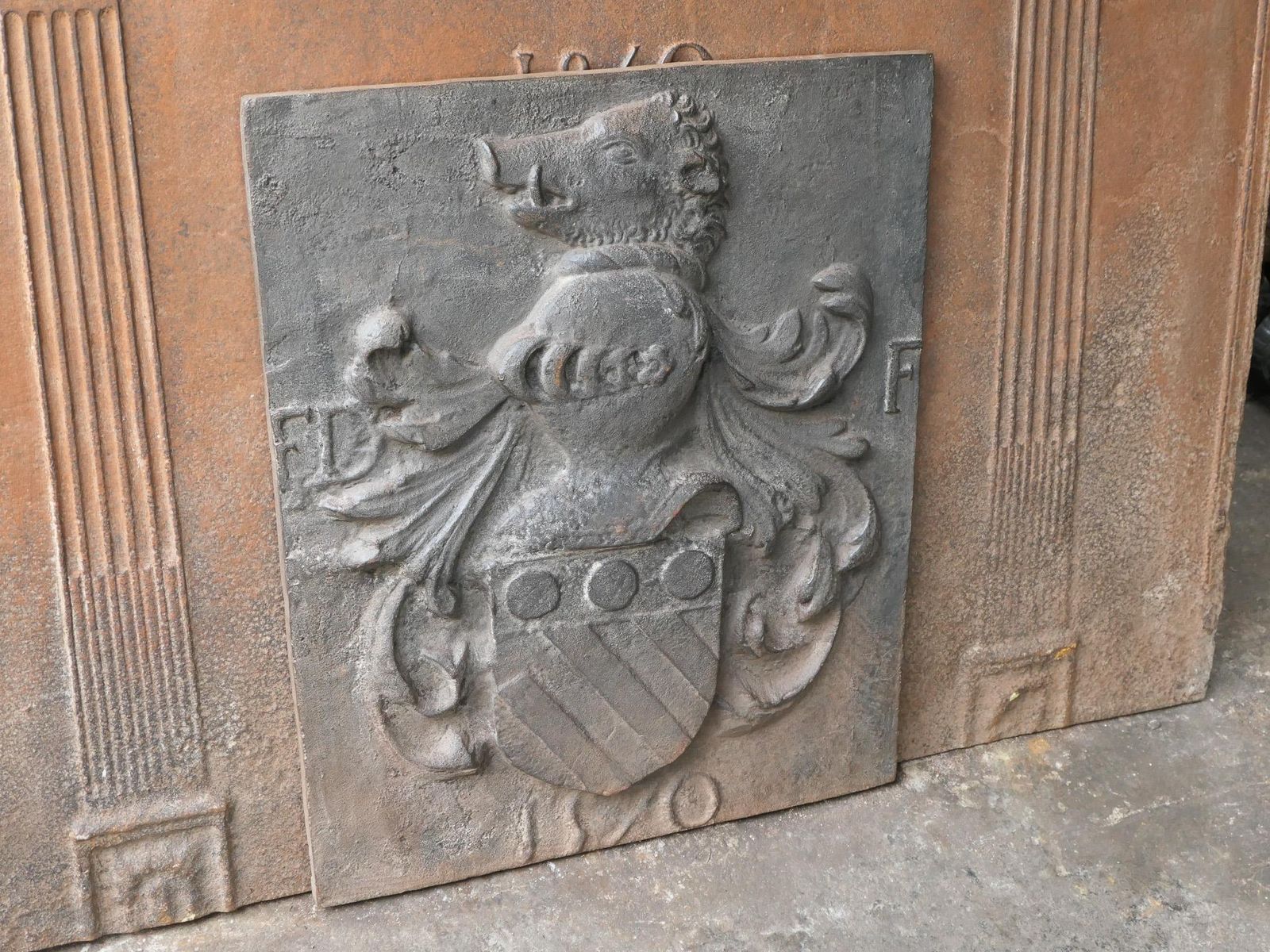 French Louis XIV Style 'Coat Of Arms' Fireback / Backsplash photo 422.0