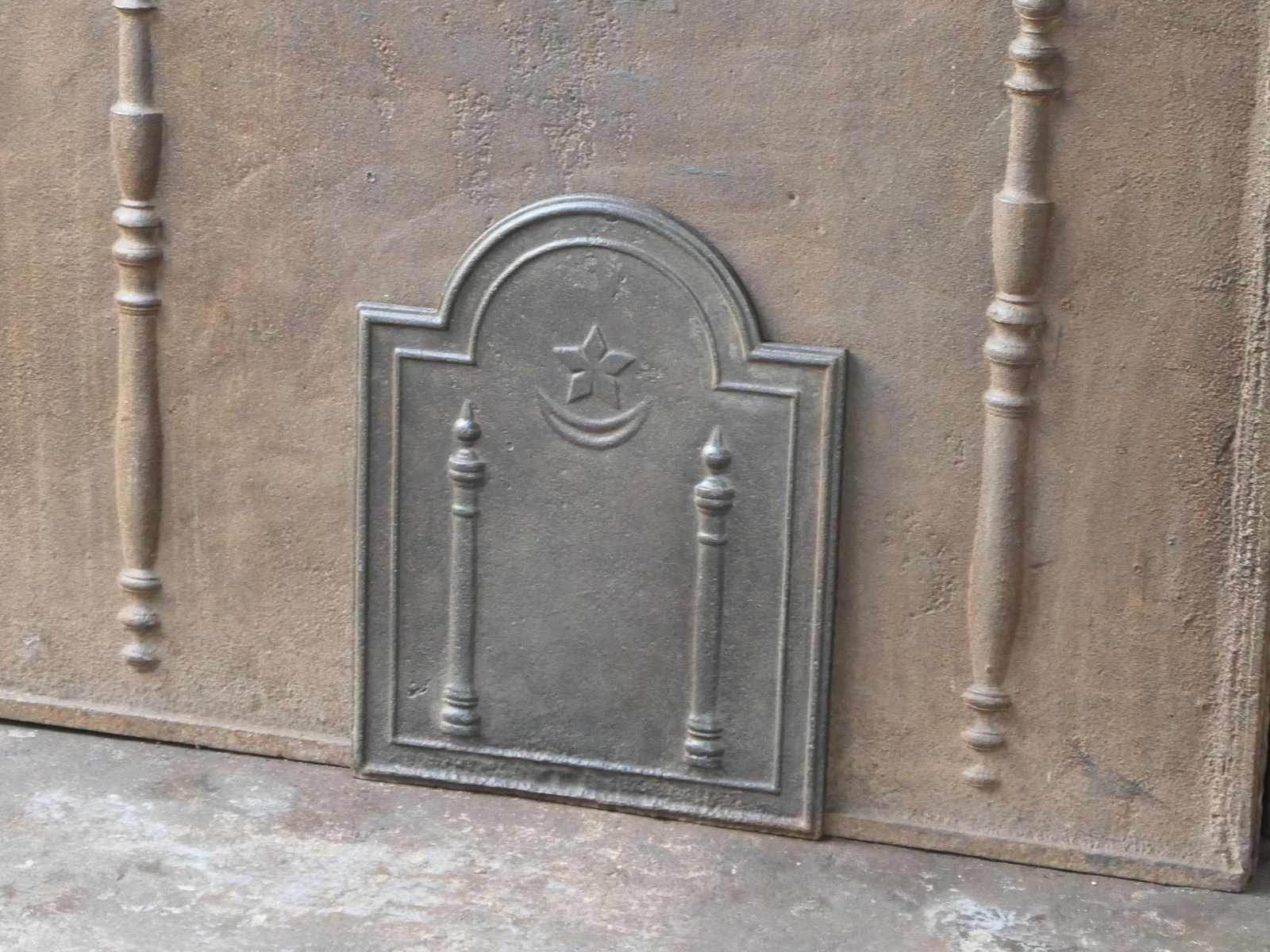Antique French 'Pillars Of Freedom' Fireback / Backsplash, 18th   19th C. photo vinterior