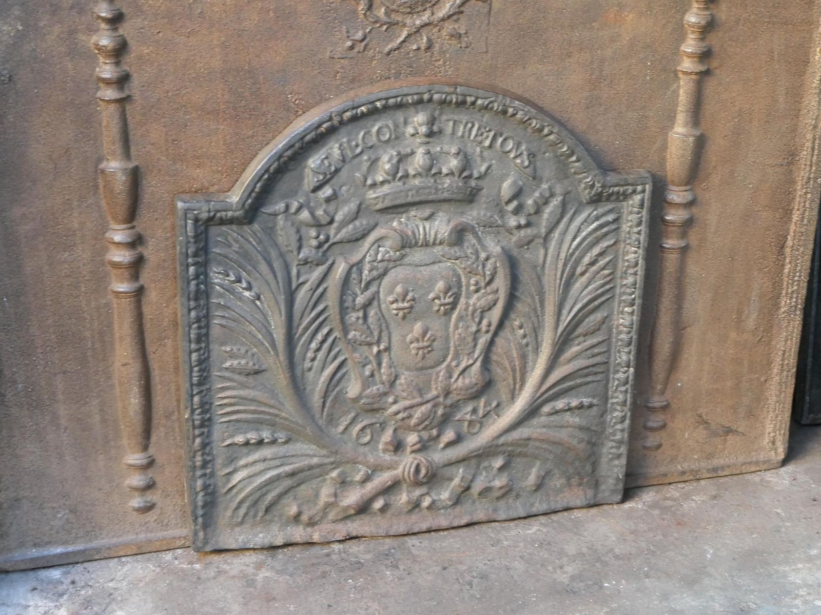 French Louis XIV Style 'Seul Contre Tous' Fireback / Backsplash photo vinterior