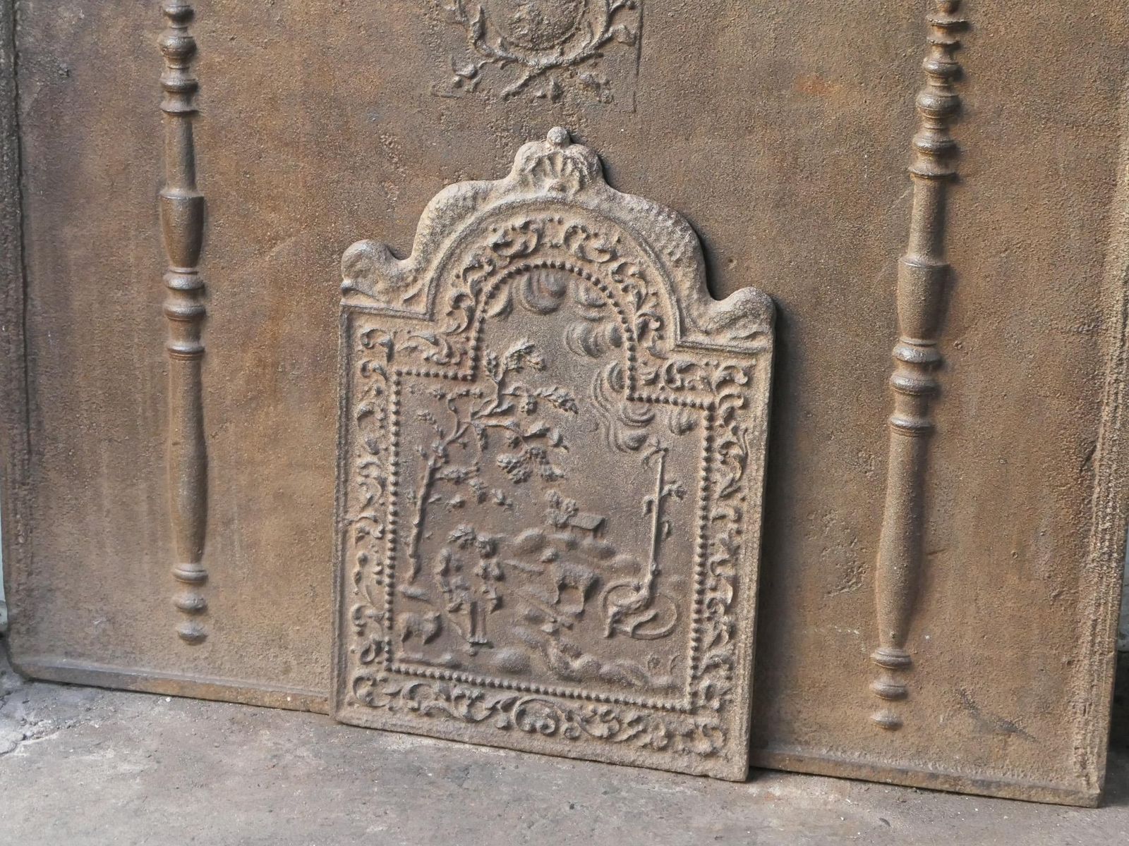 Antique Dutch Louis XV 'Rural Scene' Fireback / Backsplash, 18th Century photo vinterior