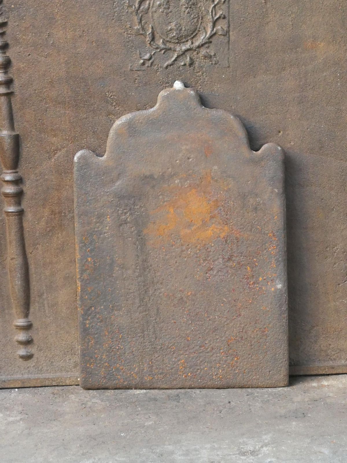 photo vinterior Antique Dutch Louis XV 'Rural Scene' Fireback / Backsplash, 18th Century