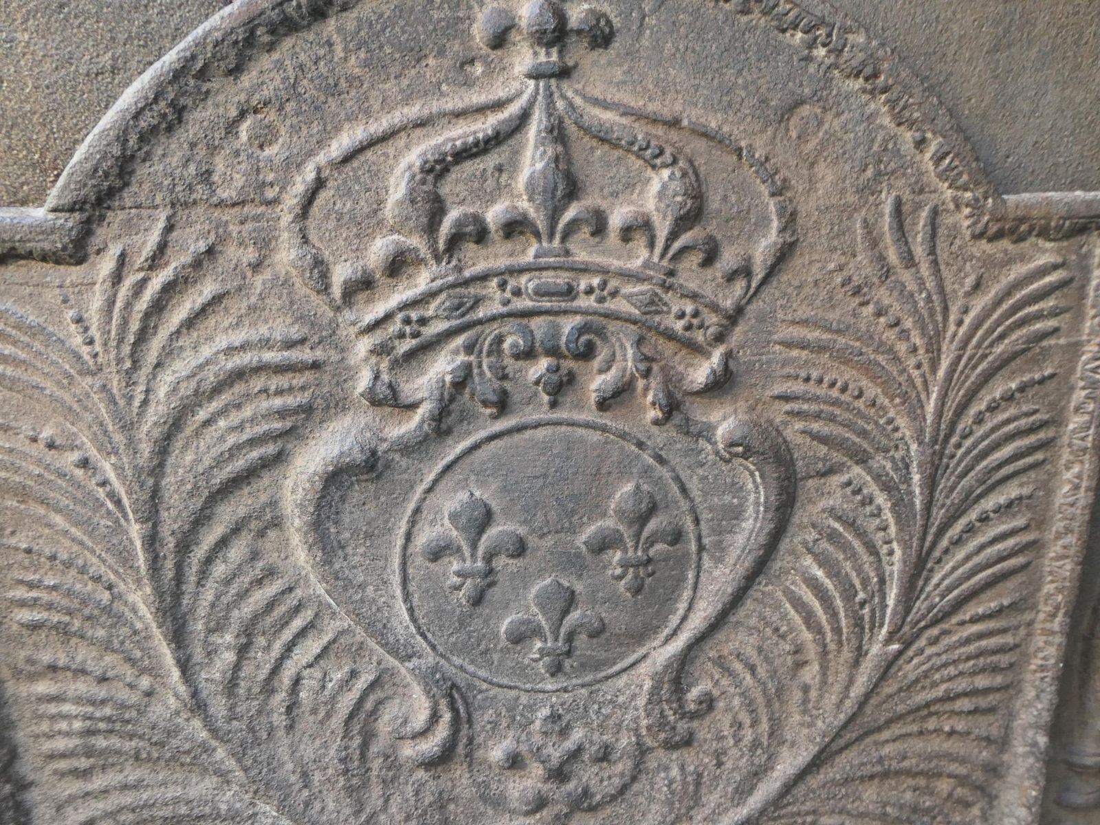 593.0 18th Century French Louis XV 'Arms Of France' Fireback / Backsplash photo