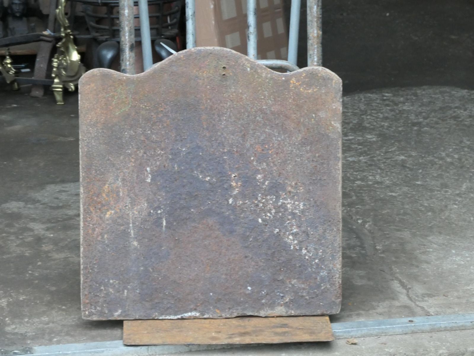 576.0 18th Century French Louis XV Period Fireback / Backsplash photo