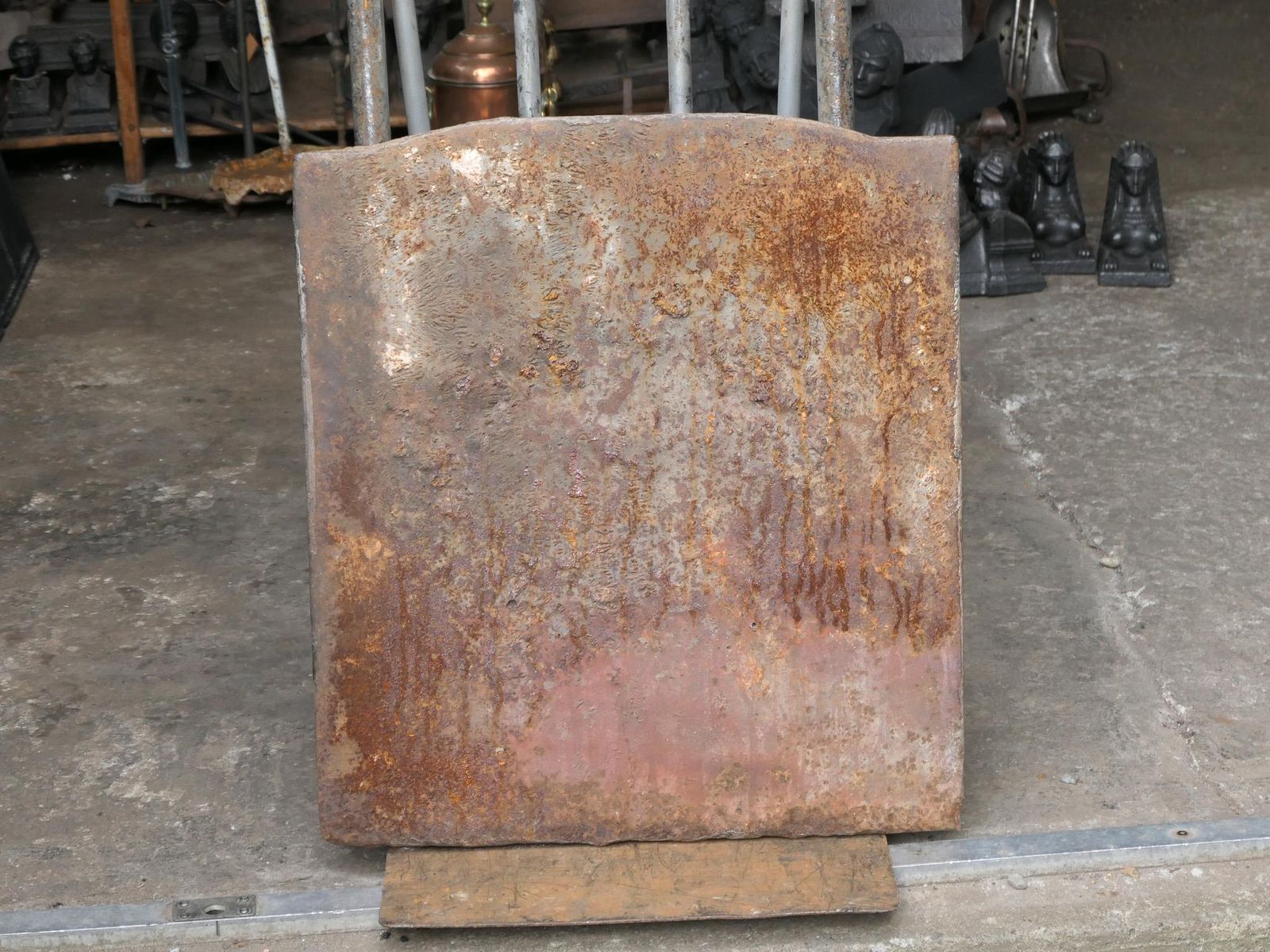 661.0 18th Century French Louis XV Period Fireback / Backsplash photo